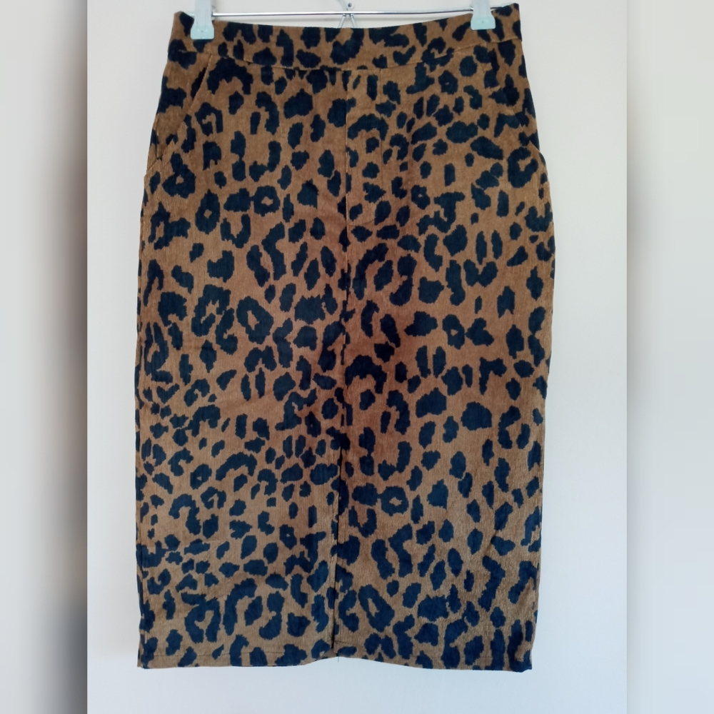 High-waisted cheetah print corduroy pencil skirt